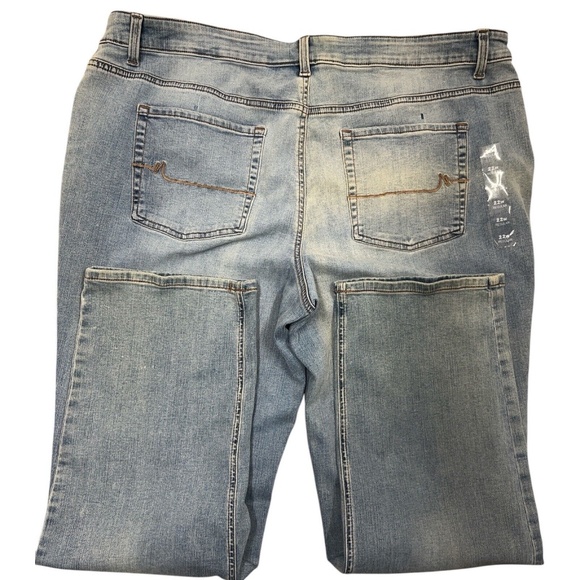 Maurices MidRise Jeans Straight Leg Light Wash 5 Pocket Blue Denim Plus Size 22W - Picture 4 of 13